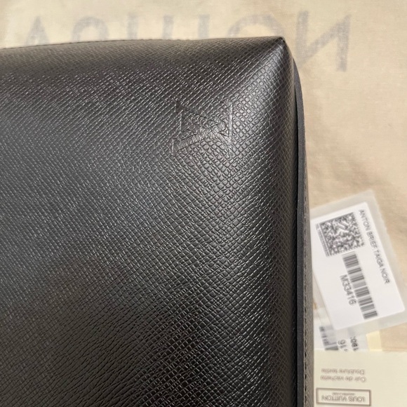 Louis Vuitton Briefcase, Anton Taiga Leather - Picture 14 of 16